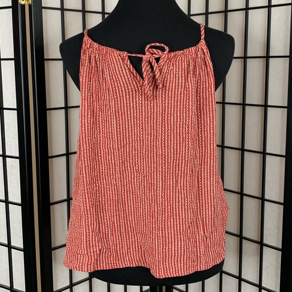 RED & WHITE TOP - Picture 3 of 3